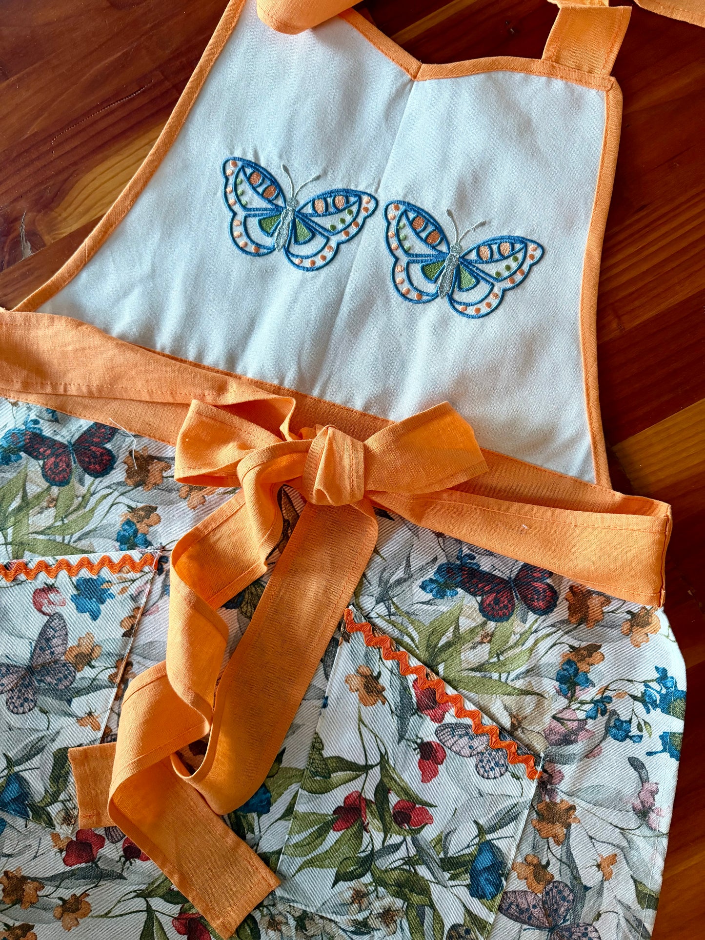 Delantal Victoria Mariposas