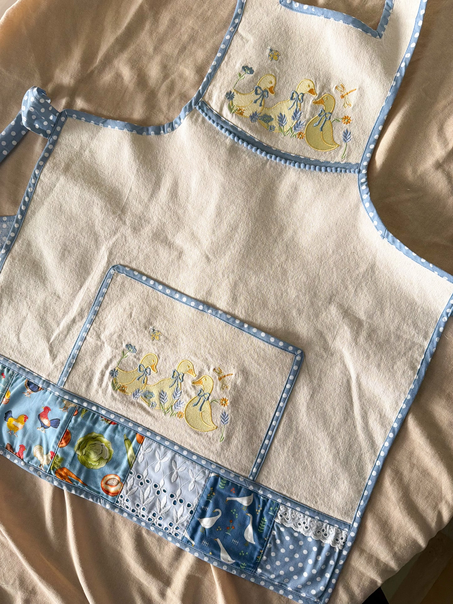Delantal de cocina patchwork gansos