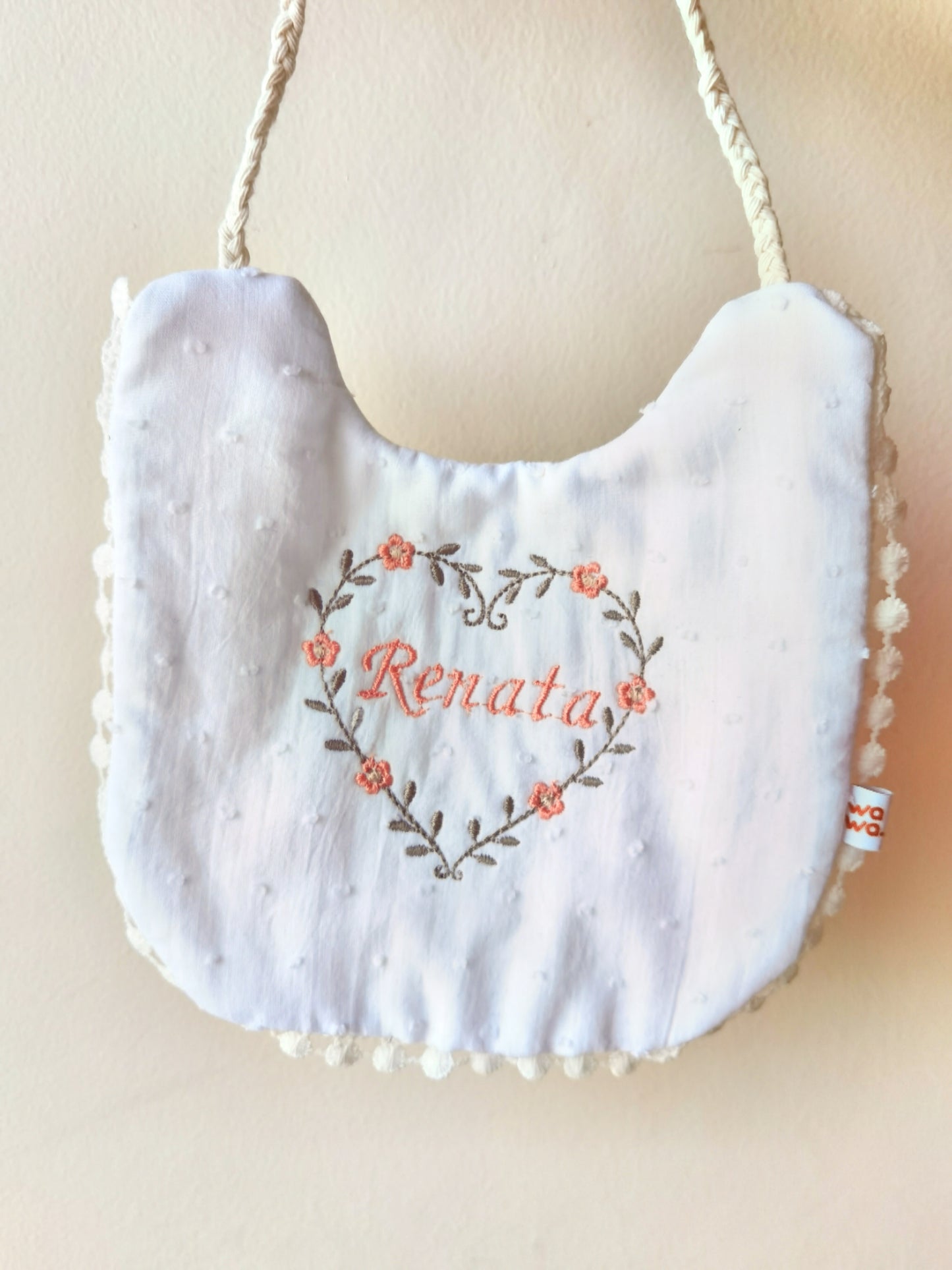 Babero Blanco - Corazón y flores🌼 wawastage_ropa_para_bebe_guagua