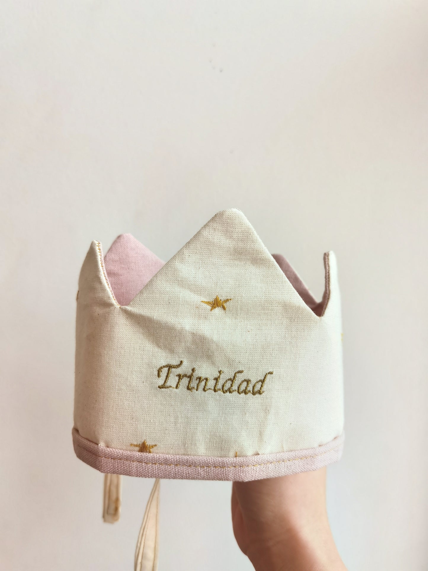 Coronita personalizada para cumpleaños con flores lila🌷 wawastage_ropa_para_bebe_guagua