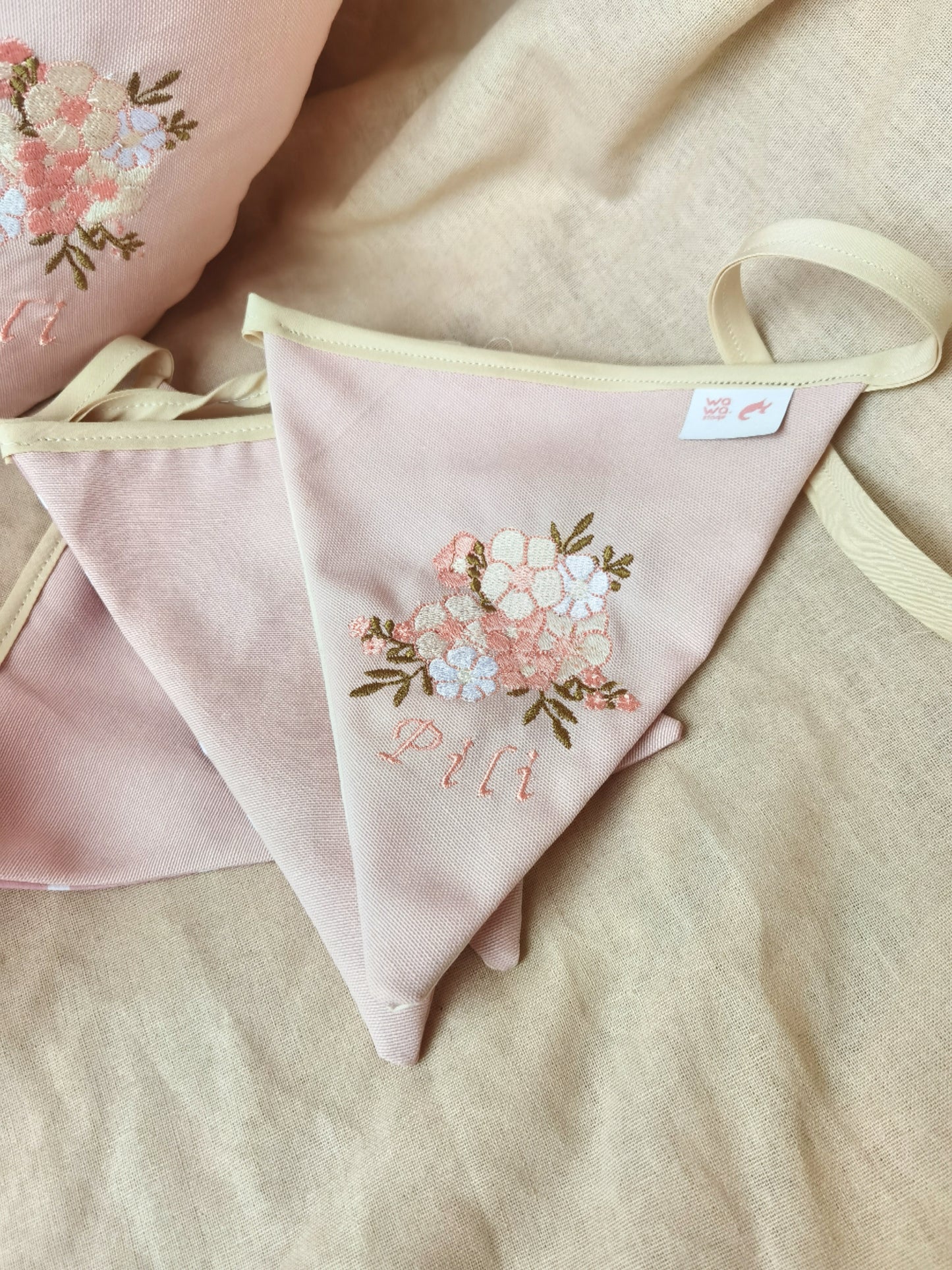 Banderín liso y flor🌸 wawastage_ropa_para_bebe_guagua