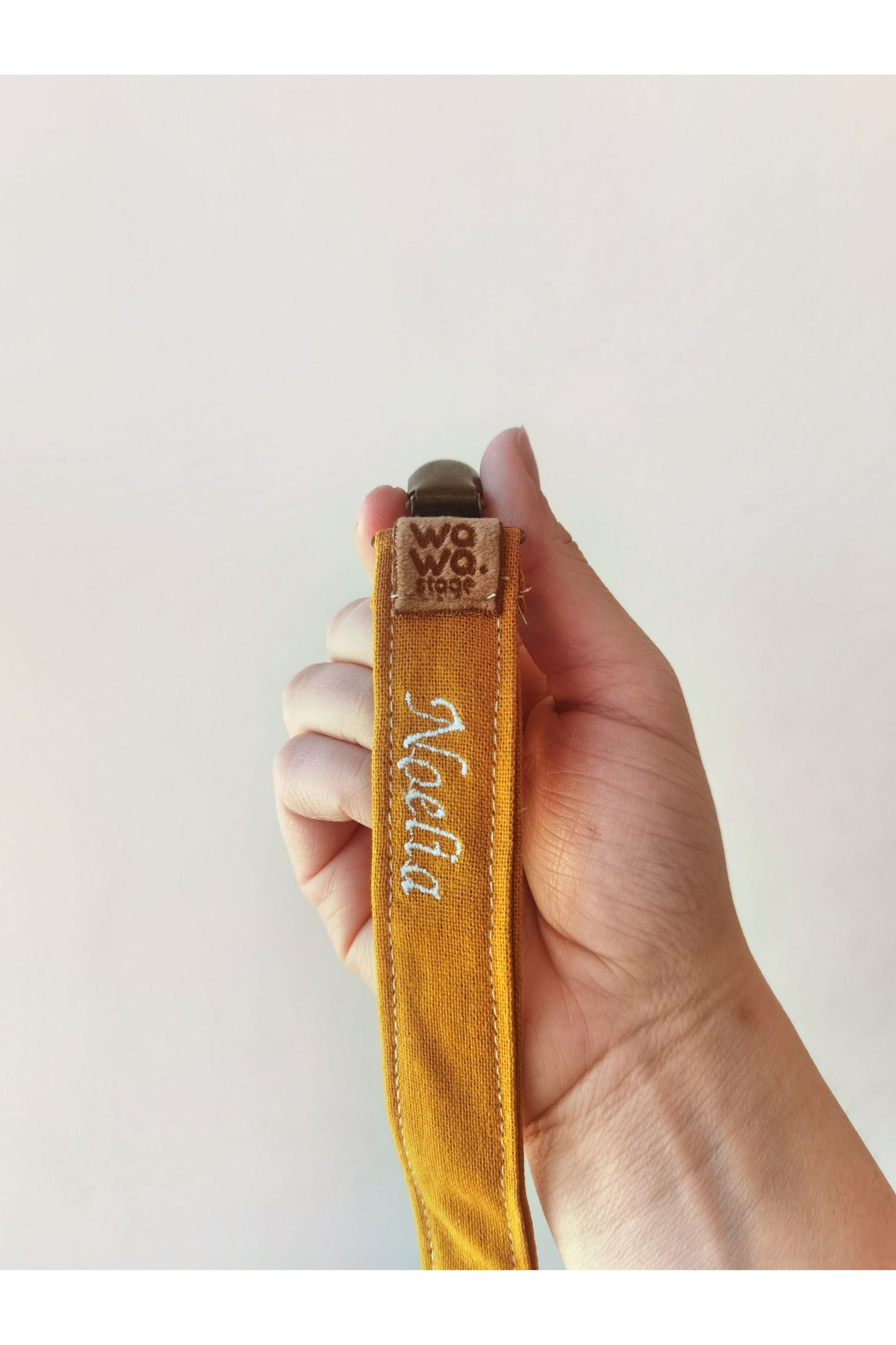 Portachupete ocre wawastage_ropa_para_bebe_guagua