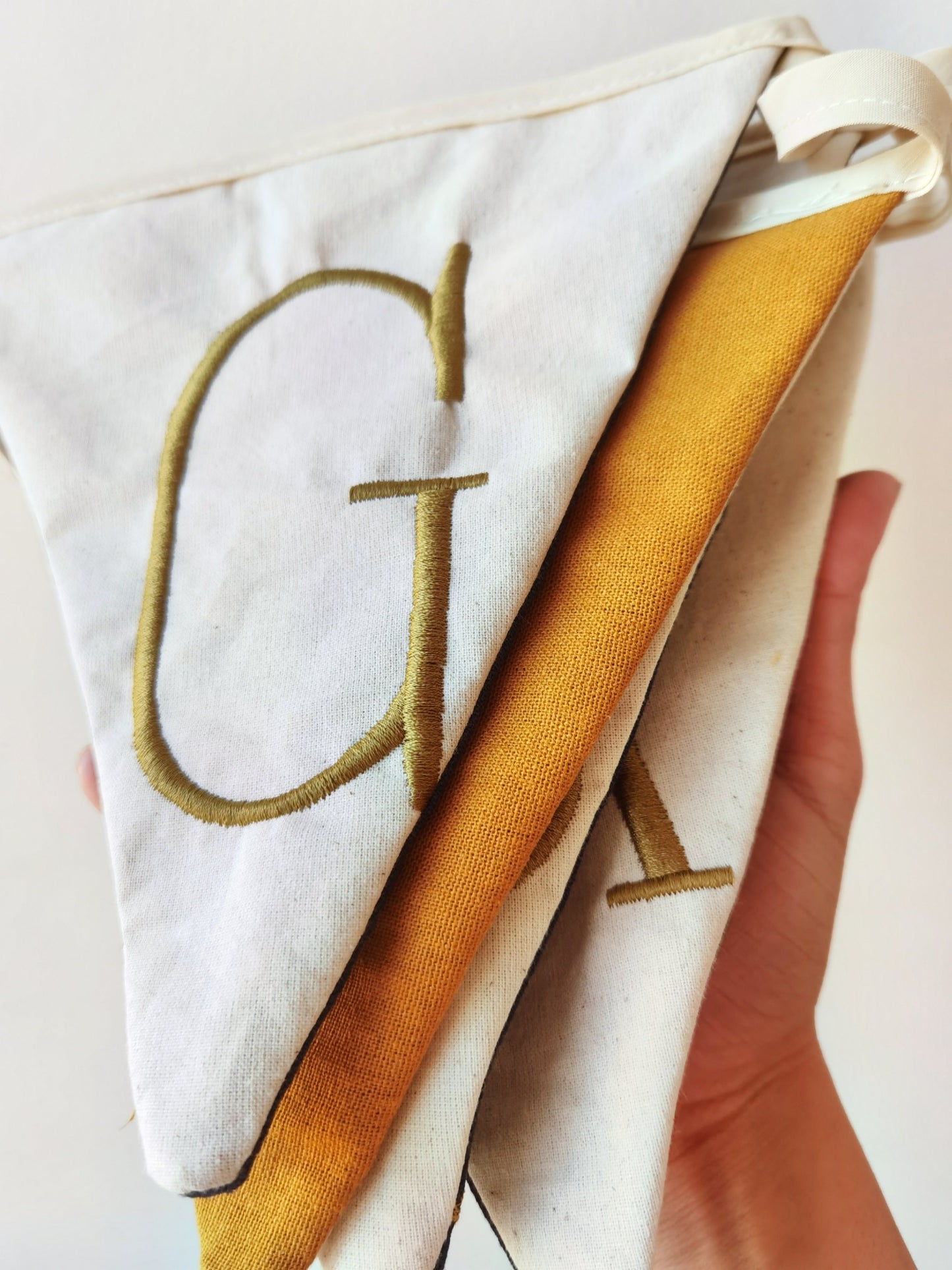 Banderines letras cafe dorado