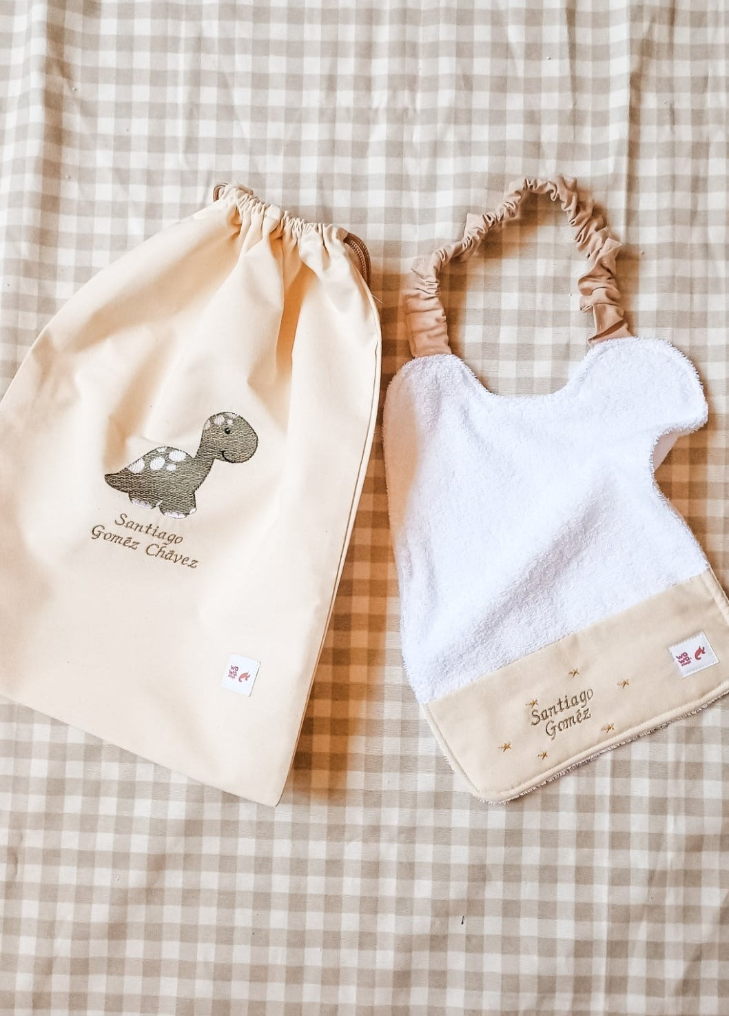 Conjunto Bolsa y Toalla Dinosaurio (1)