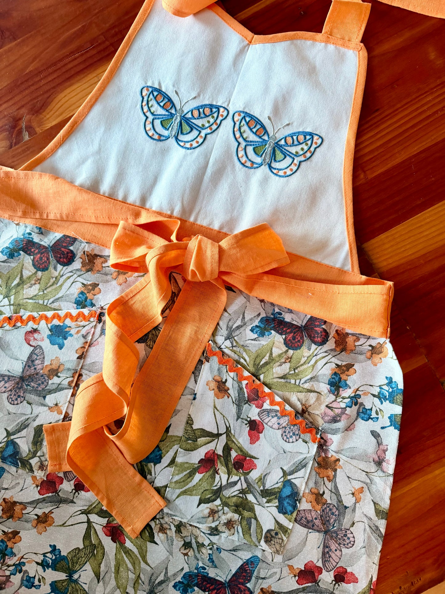Delantal Victoria Mariposas