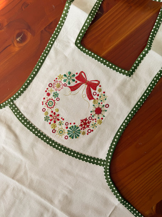 Delantal Navideño Patchwork Verde bordado navideño Wawa Stage 1