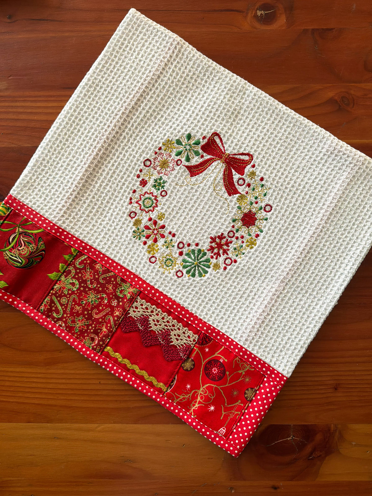 Paño de Cocina Navideño Rojo Bordado bordado navideño Wawa Stage 4