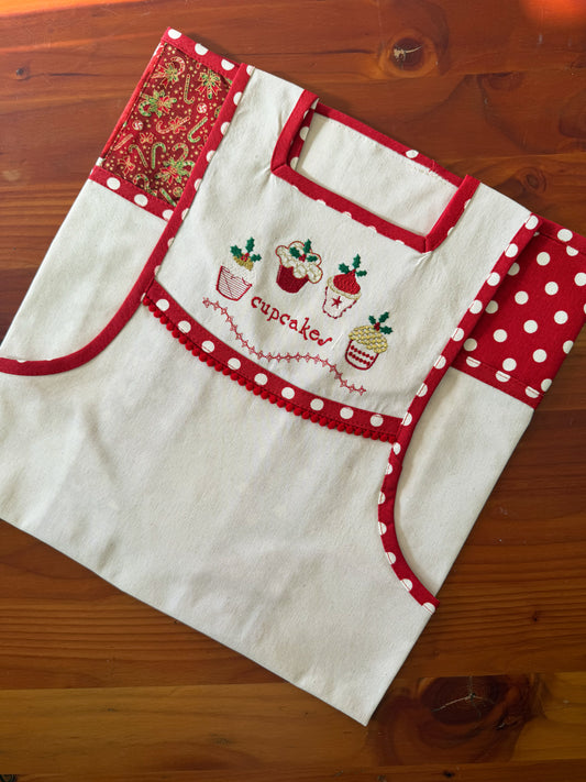 Delantal Navideño Patchwork Rojo bordado navideño Wawa Stage 1