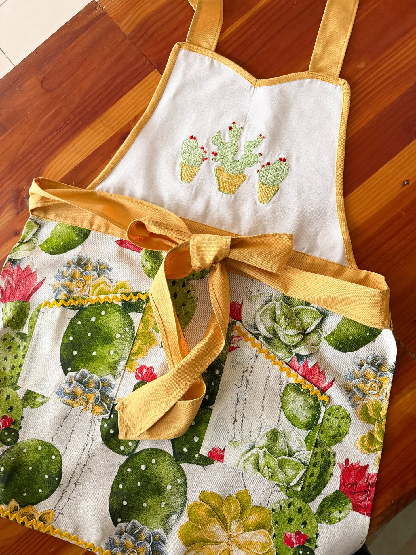 Delantal de cocina Victoria cactus