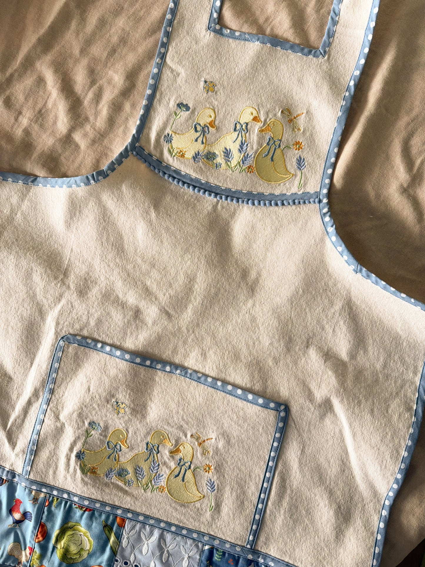 Delantal de cocina patchwork gansos