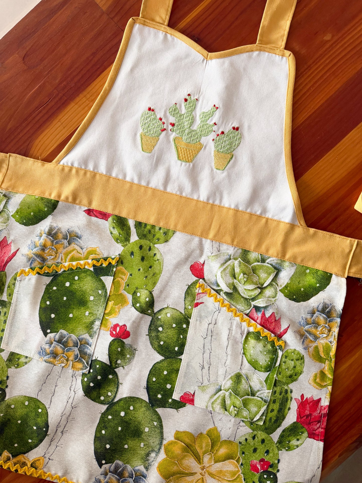 Delantal de cocina Victoria cactus