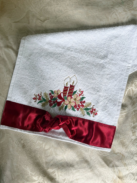 Toalla de Baño Navideña Rojo Satinado bordado navideño Wawa Stage 1
