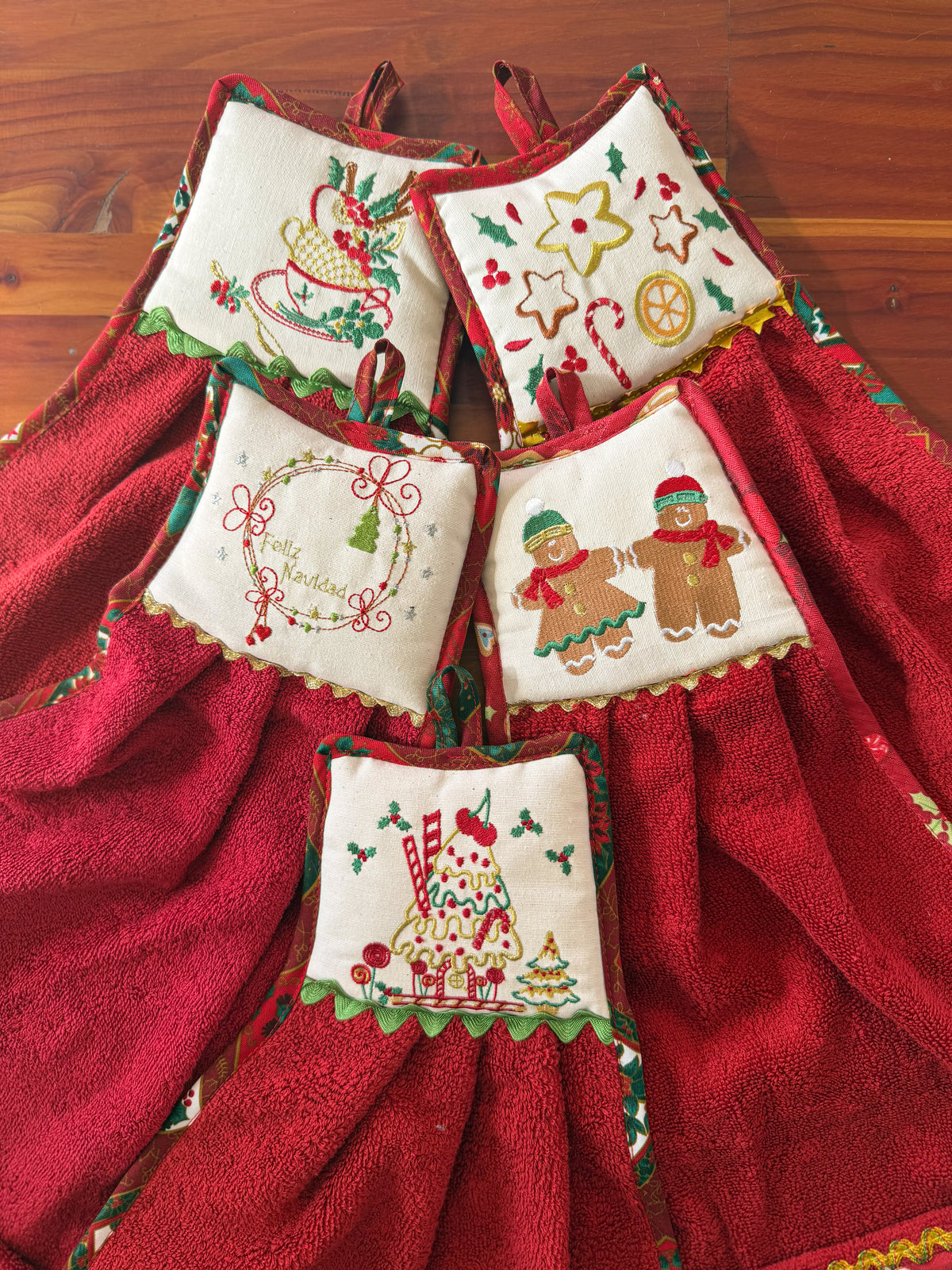 Toalla de Cocina Navideña Bordada bordado navideño Wawa Stage 1